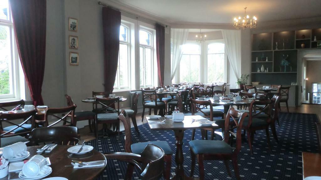 Hotel Gales Wine Bar à Llangollen Extérieur photo